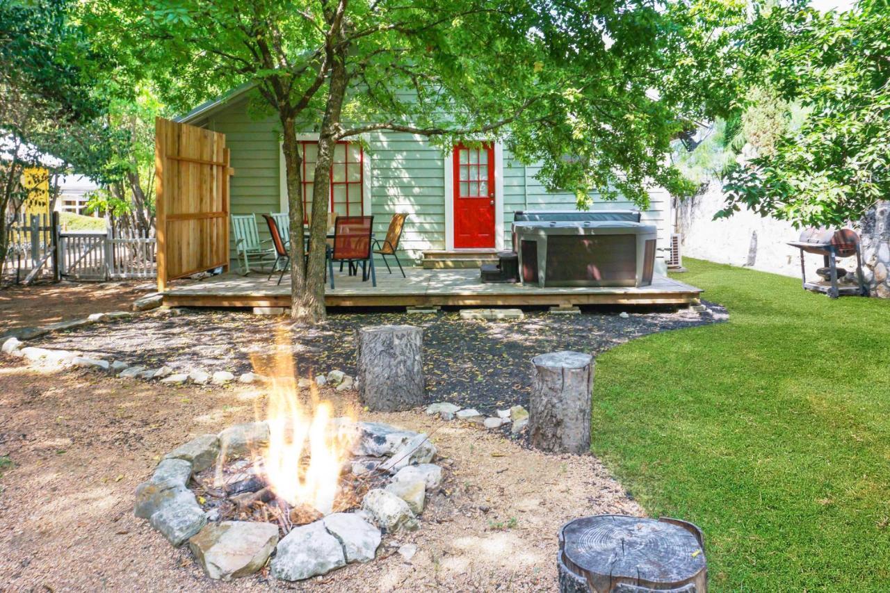 Bungalows On The Square- Unit 1 Wimberley Exterior foto